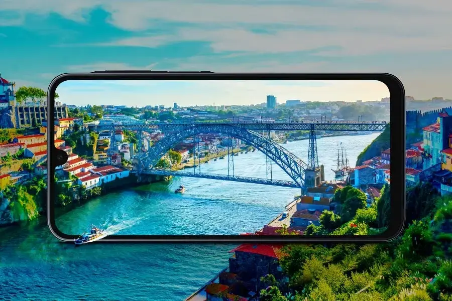 Samsung-270679253-africa_en-feature-crisp-colors-and-details-come-alive-on-a-6-7--display-54424